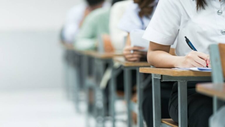 Supreme Court considers PIL seeking replacement of 5-year LL. B course with 4-year LL. B in accordance with NEP 2020