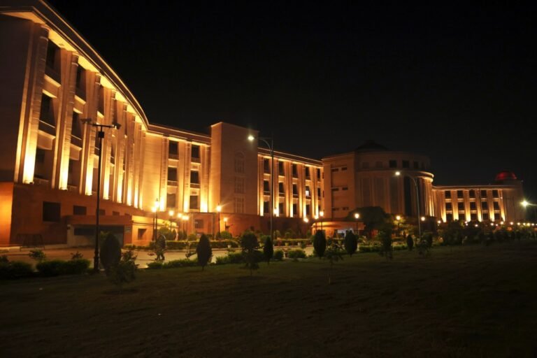 Allahabad High Court Denies Short-Term Bail to Convict Seeking to Perform Haj, Says Pilgrimage Not an Absolute Right